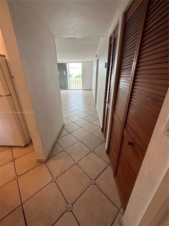Building Photo - 7900 Tatum Waterway Dr