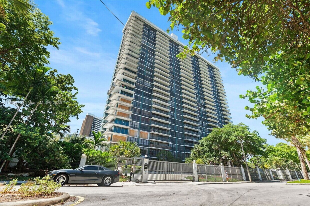 Foto principal - 780 NE 69th St