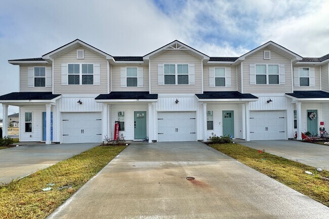 Building Photo - AVAILABLE JANUARY (Pet Friendly)