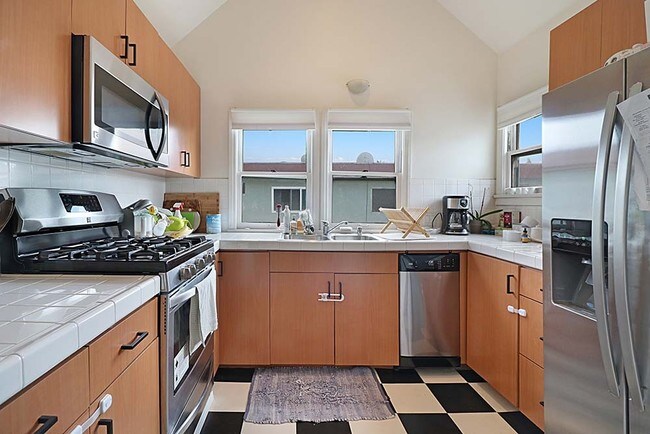 Building Photo - 2616 3rd St