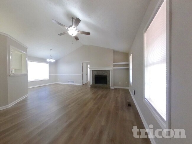 Foto del edificio - 128 Cliff Ct