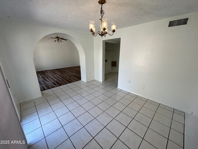 Foto del edificio - 538 N Granite St