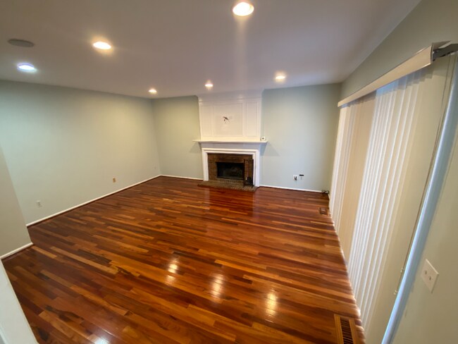 Foto del edificio - 3260 High Ridge Ct