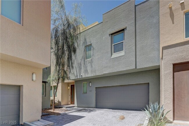 Building Photo - 11377 Gravitation Dr
