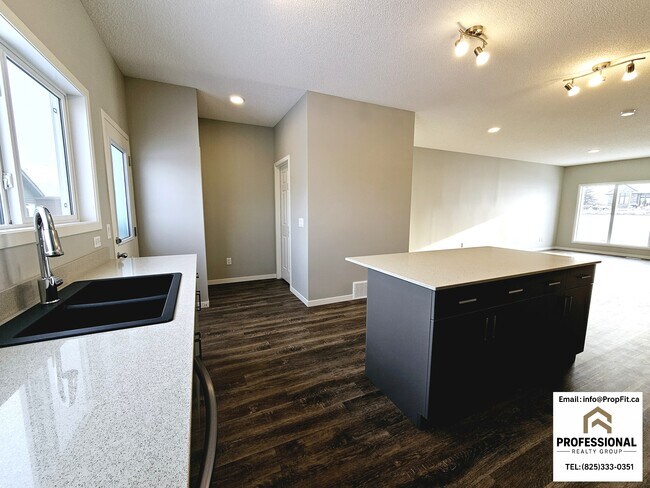 Building Photo - 2273 Alces Dr SW
