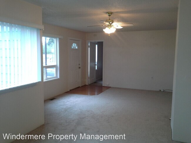 Building Photo - 3 br, 1 bath House - 888 E. Kelly Road #A