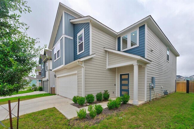 Building Photo - 2911 St Regis Dr