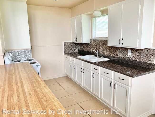 Building Photo - 3 br, 1 bath House - 7755 Helbig Rd