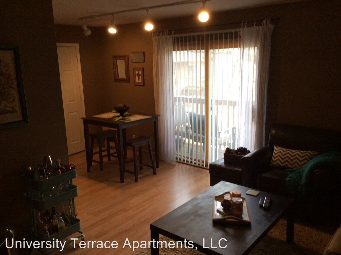 Foto principal - 1605 W 9th St