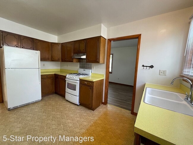 Building Photo - 3 br, 1 bath House - 908 S 11th Street
