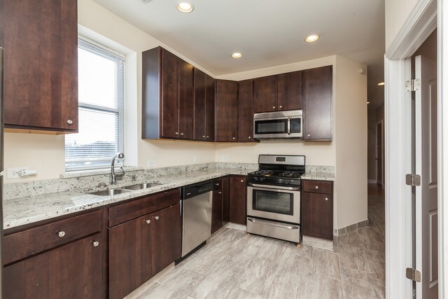 Foto del edificio - 4551 N Pulaski Rd