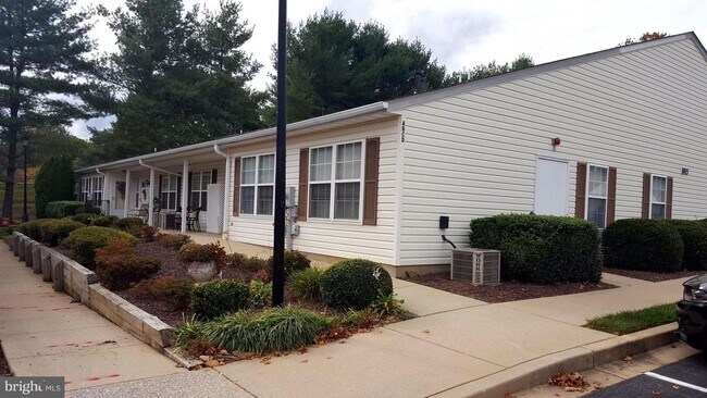 1815 C - 1830 Vincenza Dr