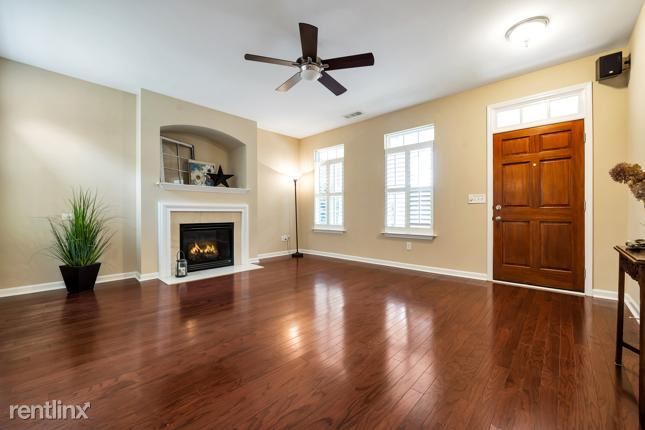 Building Photo - 4 br, 2 bath House - 10 i Medallion Park