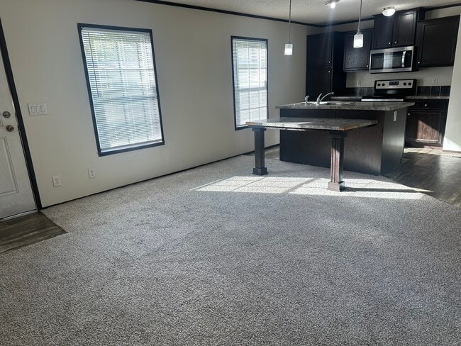 Building Photo - 2299 Wellington Green Dr