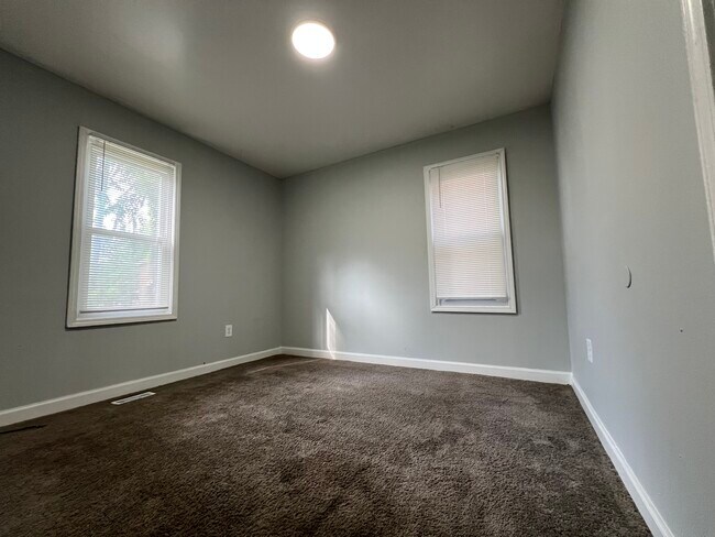 Foto del edificio - 4114 Pingree St