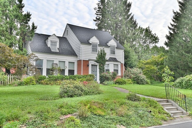 Building Photo - 2302 Rudy Rd