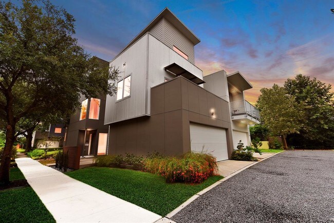 Building Photo - 1818 Palm St