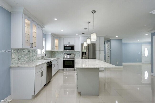 Foto del edificio - 3 br, 3 bath House - 1747 SW 21st St # 0