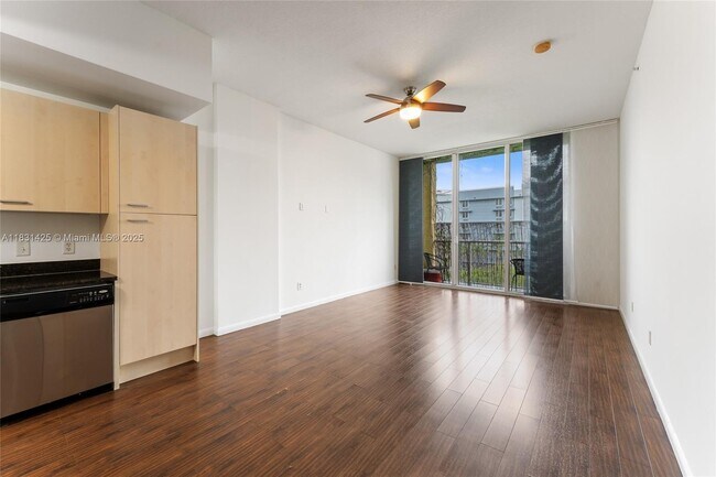 Foto del edificio - 1350 NW 8th Ct