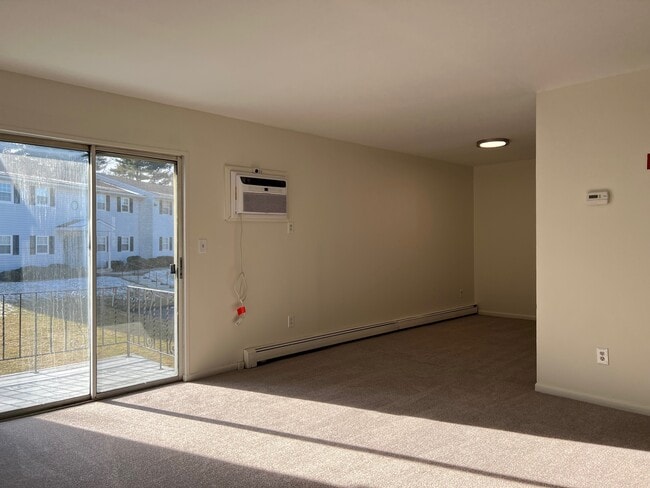 Dining room - 6 Yew Ct