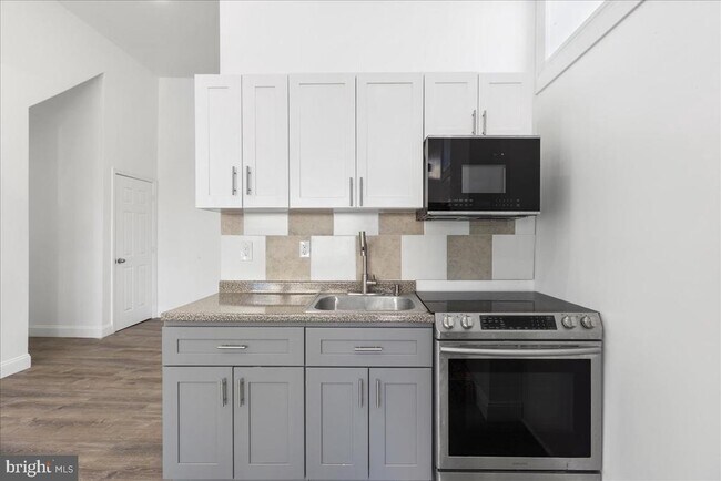 Foto del edificio - 6940 Woodland Ave