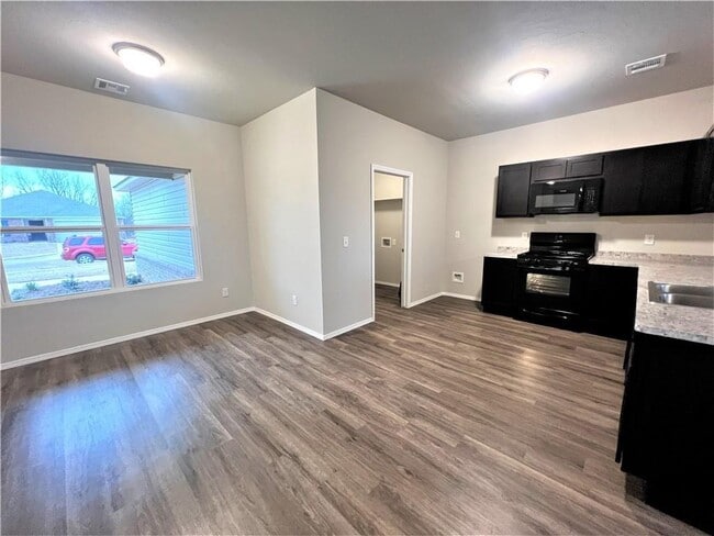 Building Photo - 1219 Travertine Pl