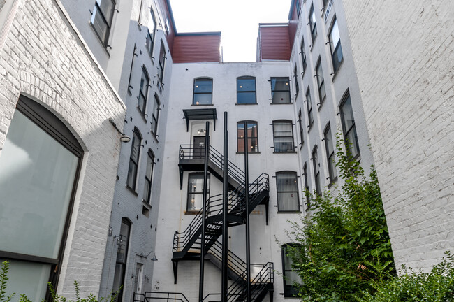 Building Photo - Grand Adams Apartments