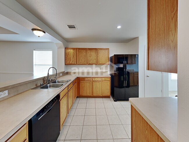Foto del edificio - 21447 Hannover Grove Ln