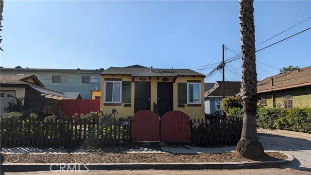 Foto del edificio - 1526 E 9th St