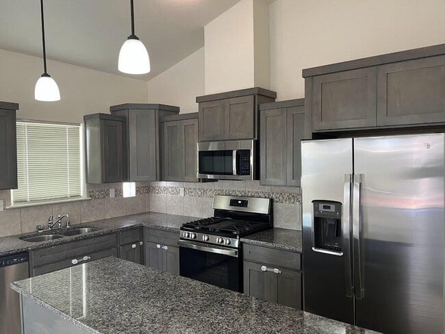 Building Photo - 904 Betton Pl