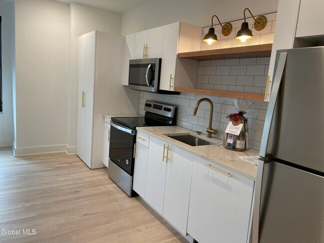 Foto del edificio - 385 Broadway