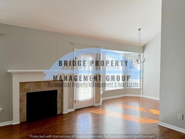 Foto del edificio - 8338 Oak Dr