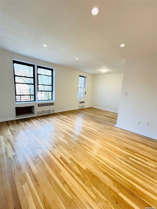 871 Midland Pkwy, Queens, NY 11432 Condo for Rent in Queens, NY