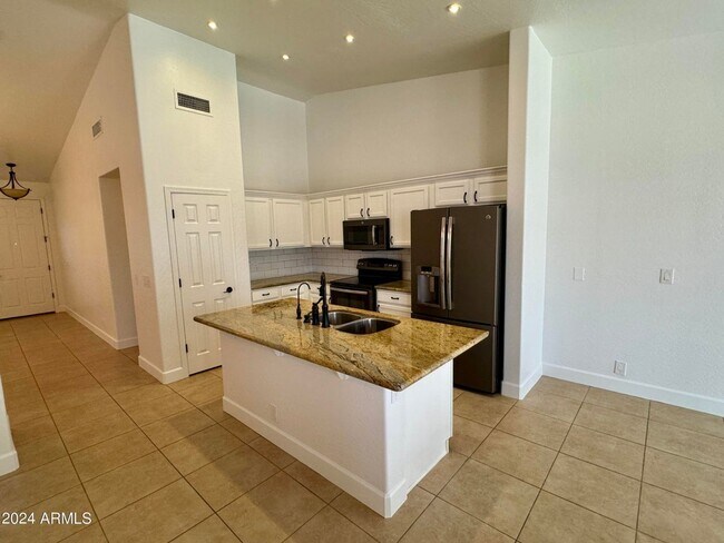 Building Photo - 1649 E Tradewind Ct