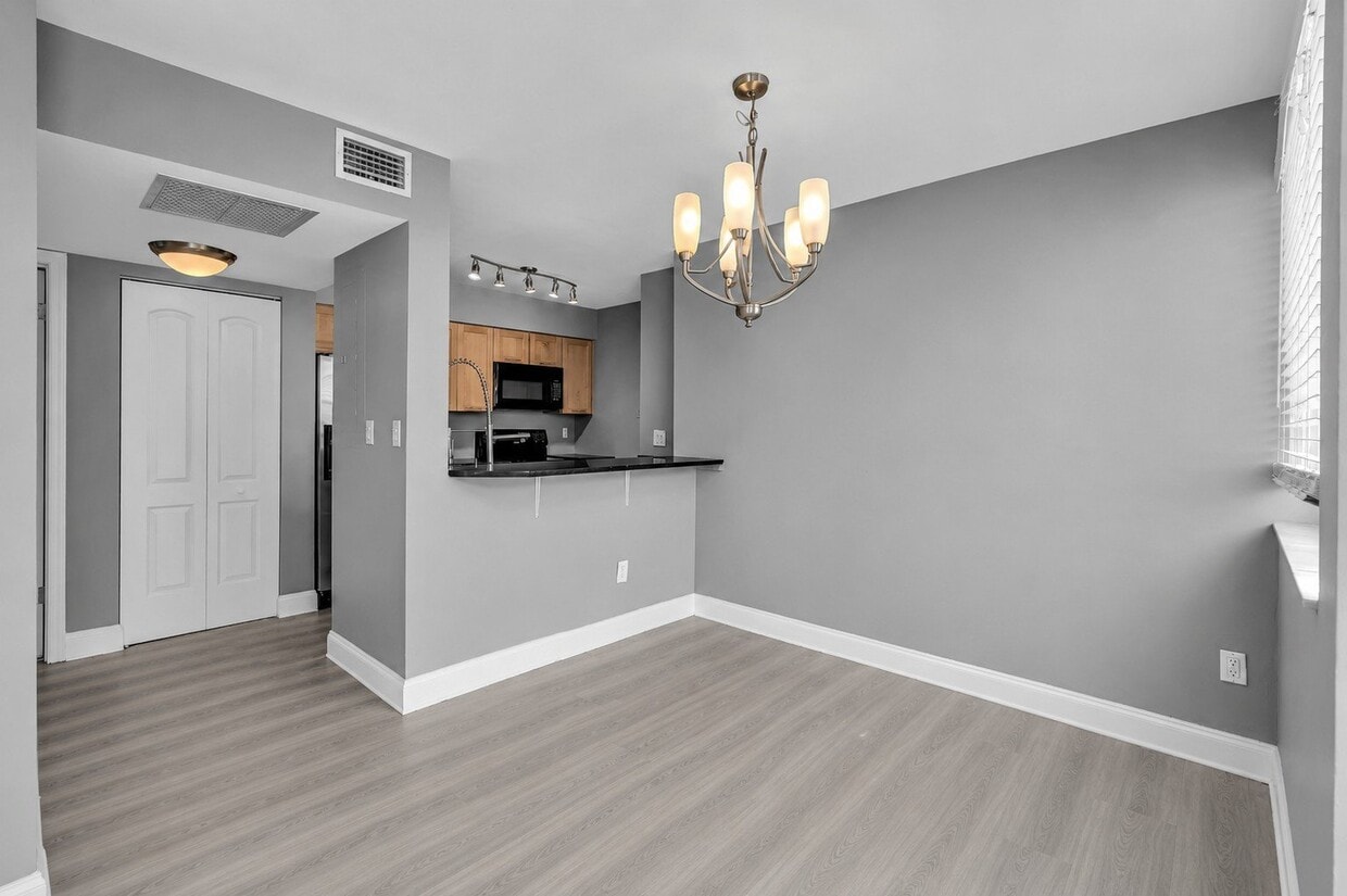 Photo - 2881 N Oakland Forest Dr (Oakland Park, FL)