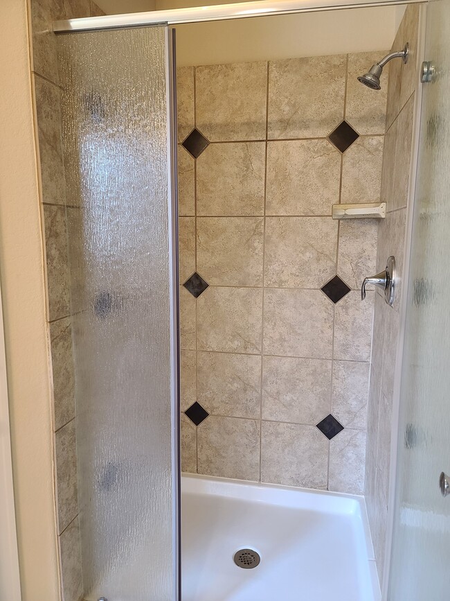 Foto del edificio - 218 Simmons Dr