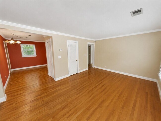 Foto del edificio - 1643 Briarcliff Rd NE