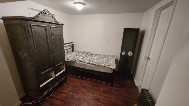 Building Photo - 25-30-30 43rd St