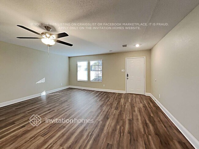 Building Photo - 2361 Live Oak Dr