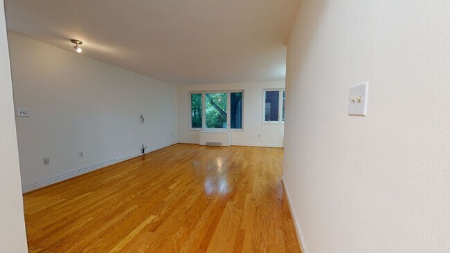 Foto del edificio - 2400 41st St NW