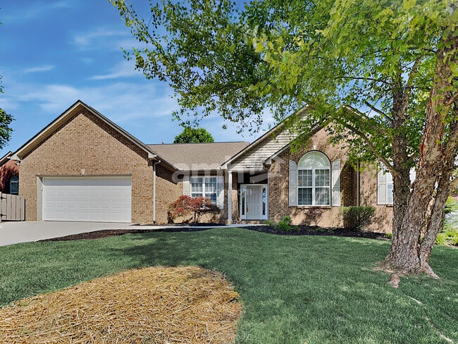 Building Photo - 1520 Paxton Dr