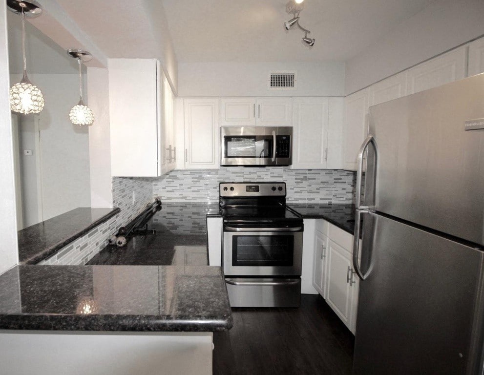 Primary Photo - 4206 Newton Ave