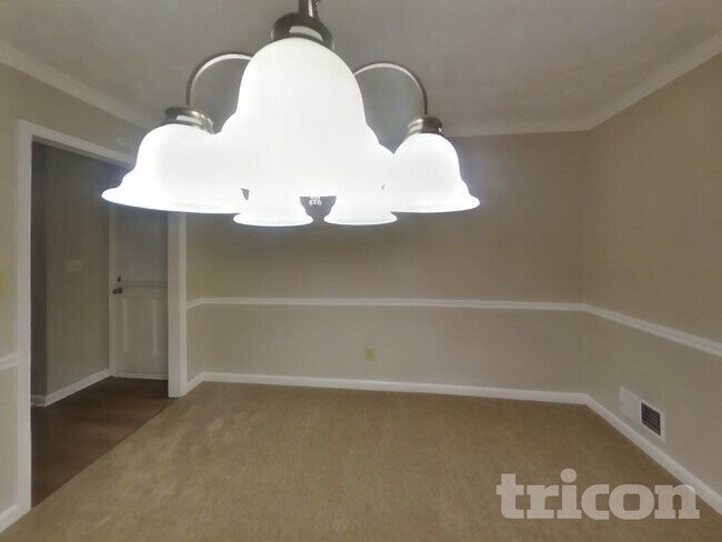 Foto del edificio - 305 Woodsong Dr