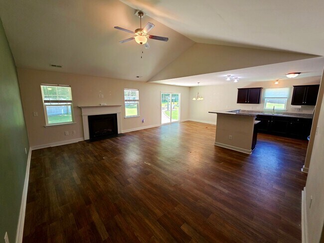 Foto del edificio - 3 Bedroom 2 BA Justice Ridge