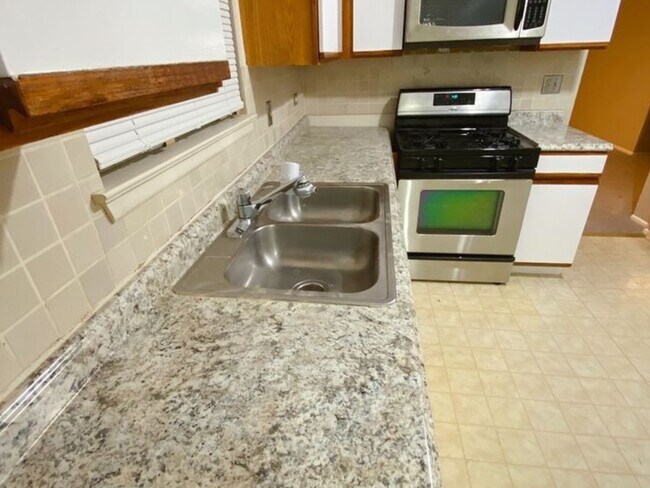 Building Photo - 1249 S Wellington Ct