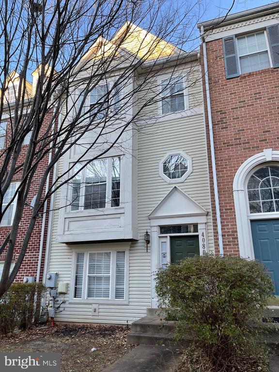 Building Photo - 4080 Fountainside Ln