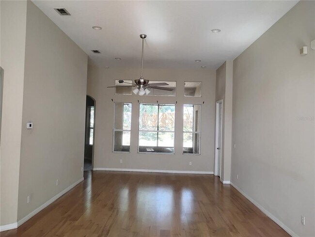 Foto del edificio - 626 Alexandria Pl Dr