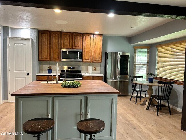 Foto del edificio - 3610 Buxton Dr