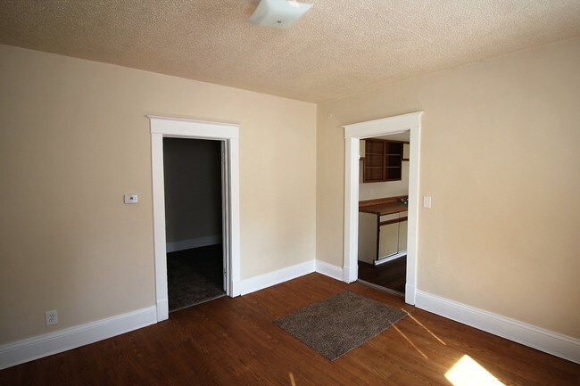 Photo - 744 Oakland Ave SW
