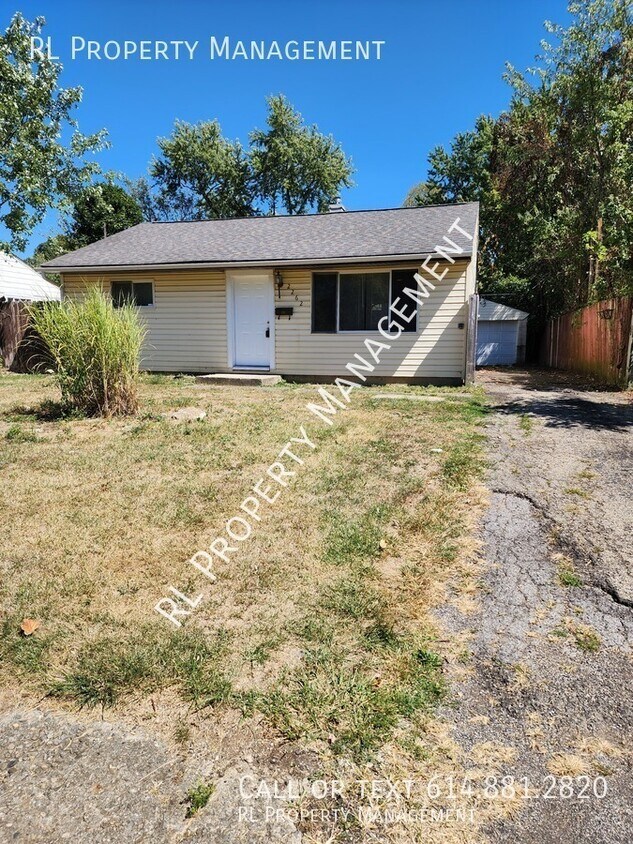 Primary Photo - Cozy 2 bedroom 1 bathroom ranch style home...